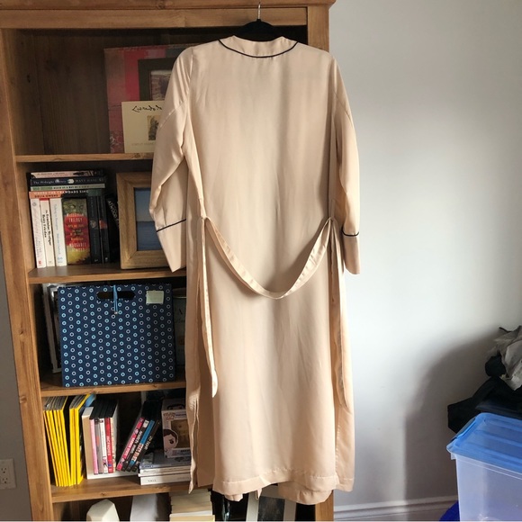 H&M satin robe (current item) - Picture 10 of 10